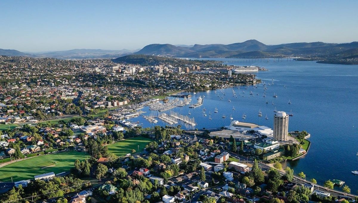 What is the Average Price of Houses for Sale in Midway Point?